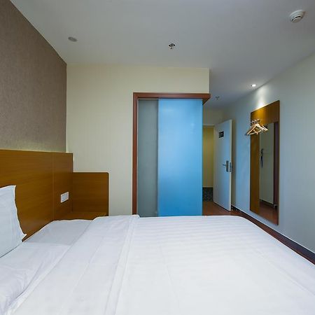 7Days Inn Premium Beijing Chaoyangmen Exterior photo